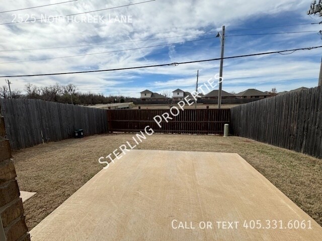Building Photo - 2525 Northcreek Ln