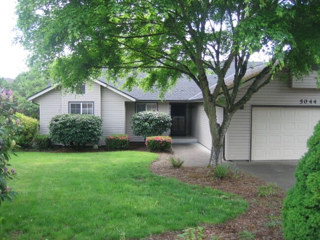 Building Photo - 5044 Summerfield Dr SE
