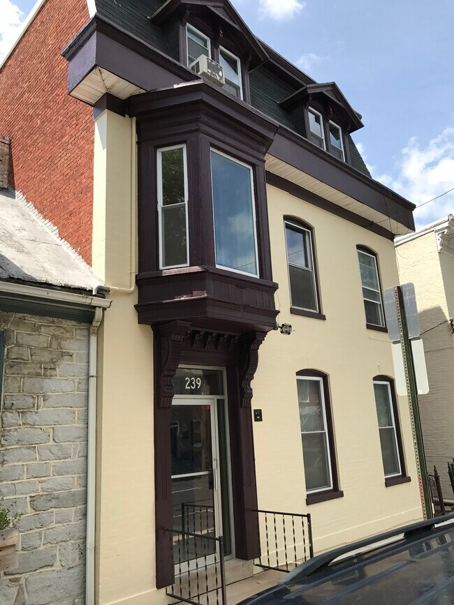 Foto del edificio - 239 S Potomac St