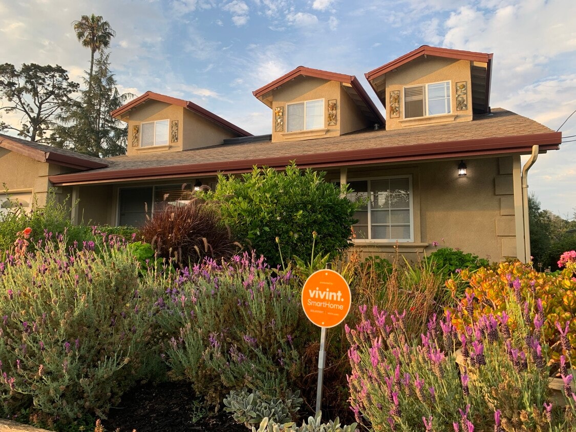 All Inclusive 1 bed/1 bath in-law unit. - 4460 Stanford Ave