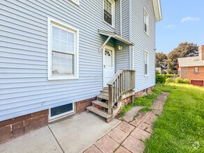 Building Photo - 27 Loveland St