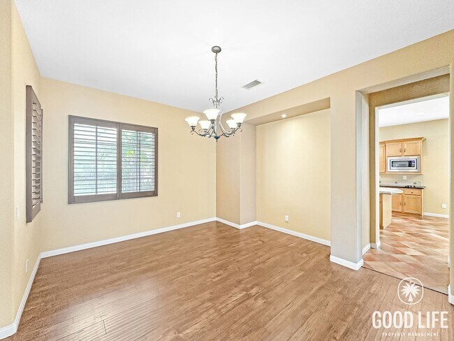 Foto del edificio - Elegant 3B/2.5BA Single-Story Home with Office and 3-Car Garage in Eastlake Vistas