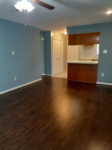 Building Photo - 9260 Cherry Ln
