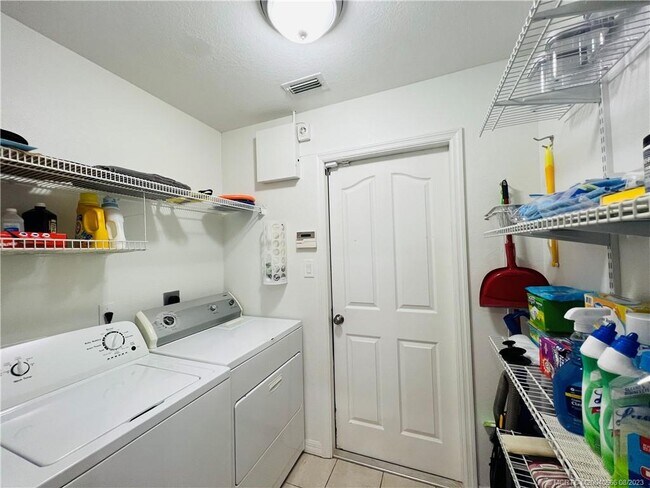Foto del edificio - 1309 Carlton Ct