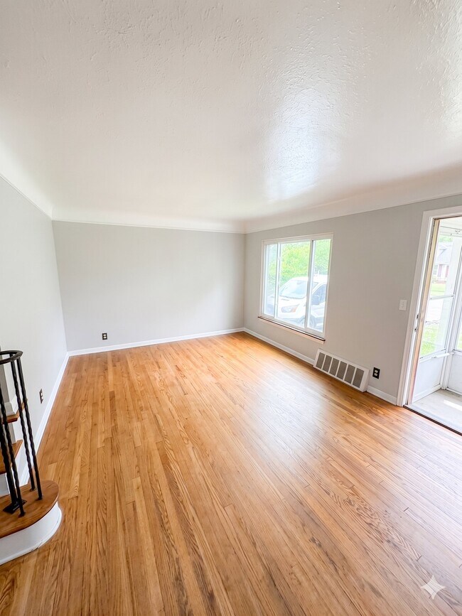 Building Photo - 26230 Briardale Ave