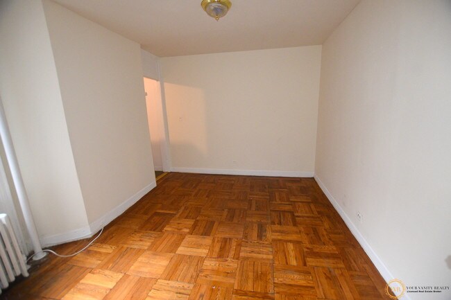 Foto del edificio - 305 E 21st St