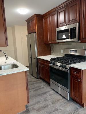 Renovated kitchen - 460 Old Town Rd