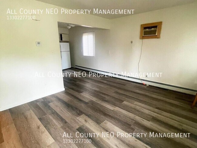Building Photo - 2-bedroom, 1-bathroom unit in Akron!