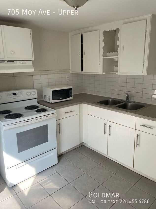 Primary Photo - Amazing Upper Apartment