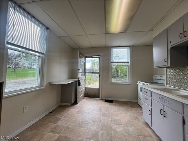 Foto del edificio - 277 E Main St