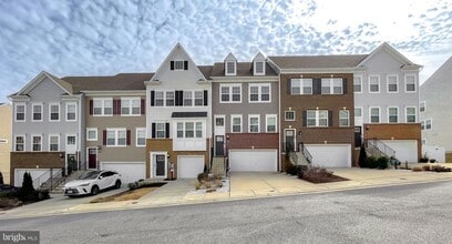 Building Photo - 23810 Myrtle Glen Way