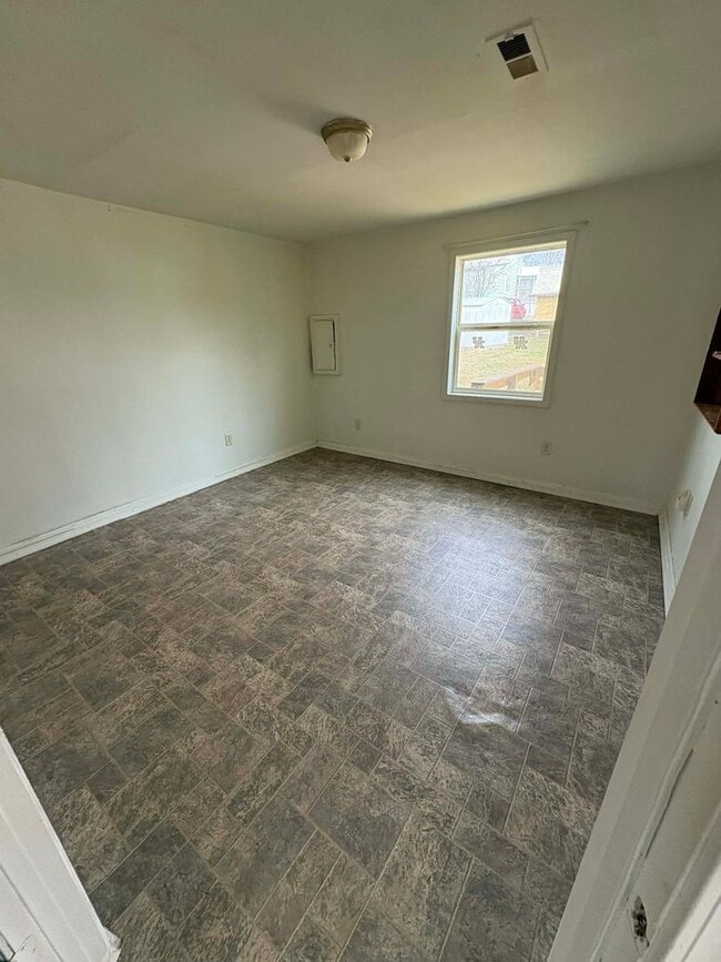 Building Photo - Charming 1 Bed, 1 Bath Home