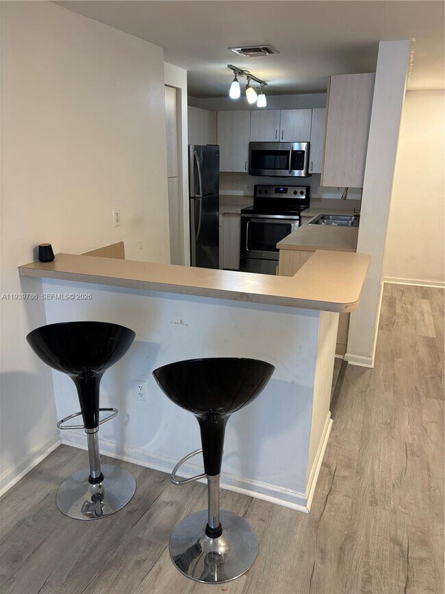 Foto del edificio - 185 SE 14th Terrace