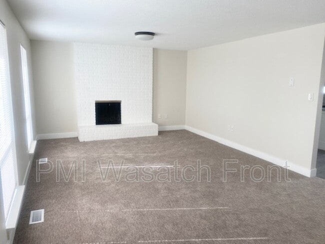 Building Photo - 792 Shepard Ln