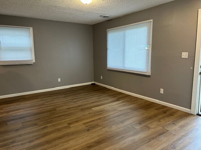 Foto del edificio - 3 Bedroom, 2 Bath Ranch Home w/Central Air