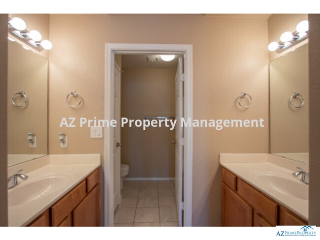 Building Photo - 4776 W Eva St