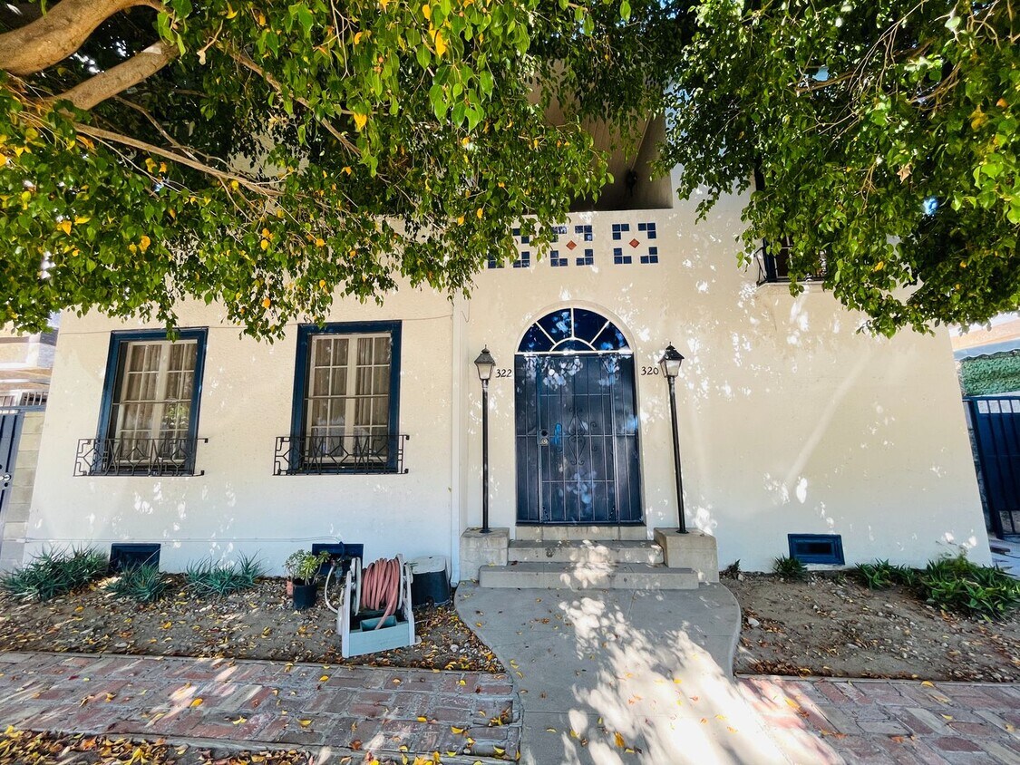 Foto principal - Fresh & Fabulous Upper Level Glendale One ...