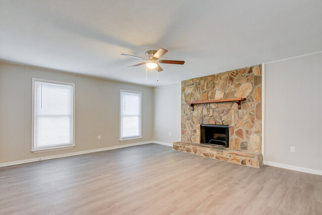 Building Photo - Cozy Four Bedroom in Augusta