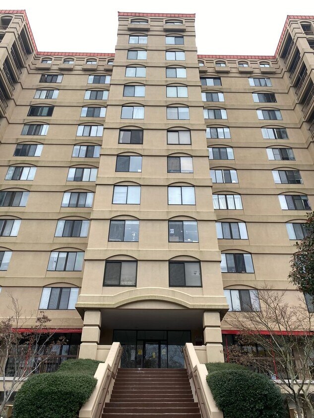 Foto principal - 2 Bedroom 2 Bathroom Unit @ Park Circle