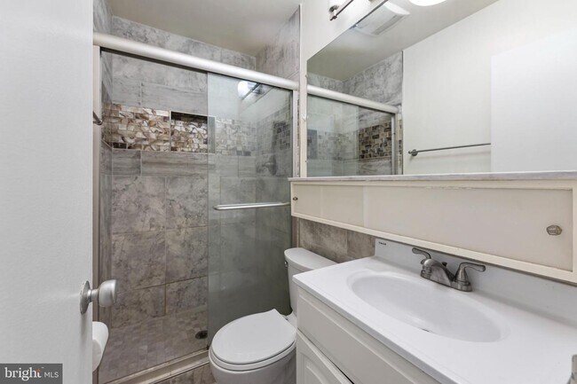 Foto del edificio - 387 N St SW