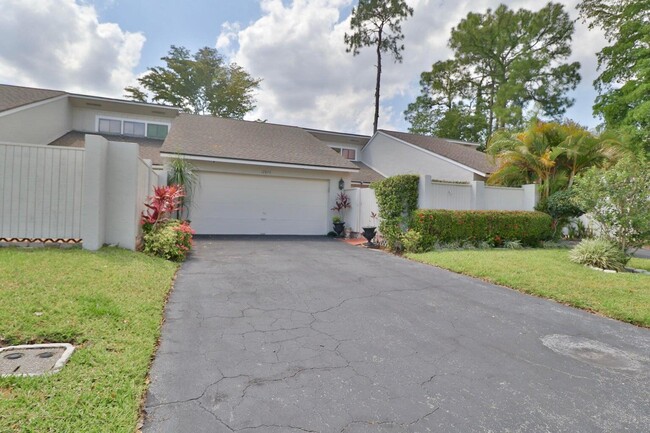 Building Photo - 12876 Spinnaker Ln