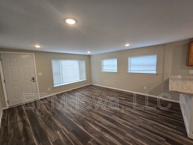 Foto del edificio - 308 1/2 12th Avenue