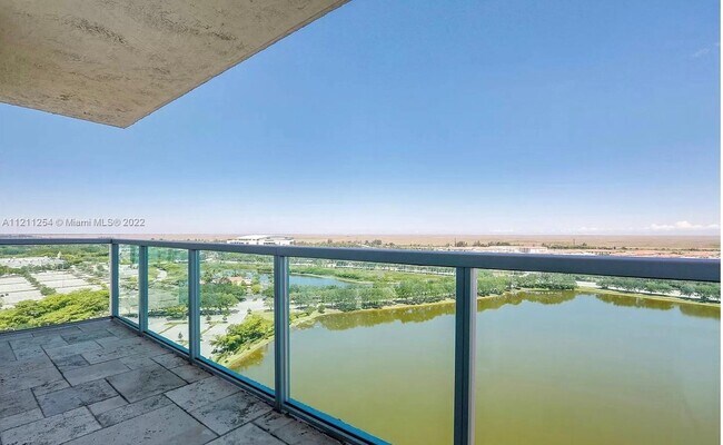 Building Photo - 2681 N Flamingo Rd