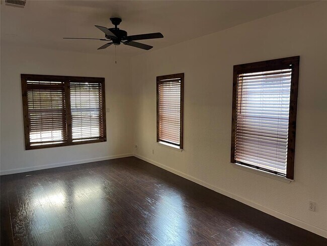 Foto del edificio - 1304 Walnut Ave