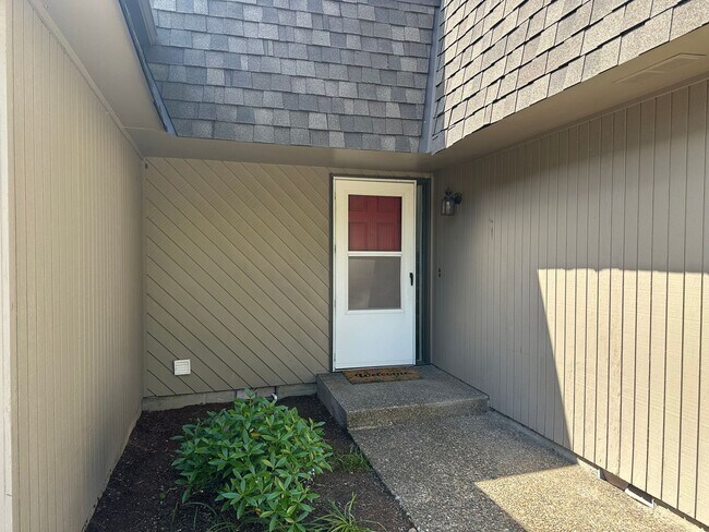 Foto del edificio - Beautifully updated 3 bedroom 1.5 bath dup...