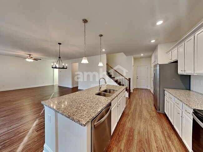 Foto del edificio - 300 Bourne St