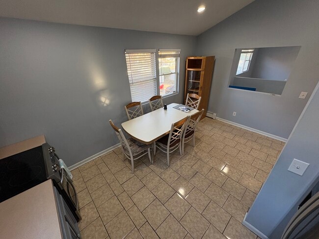 Foto del edificio - 50 Eisenhower Ave