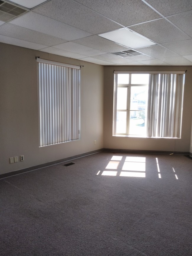 Building Photo - 902 1/2 River Drive