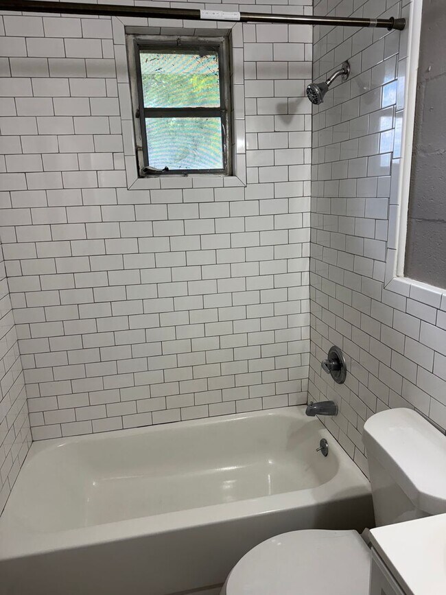 Foto del edificio - 2 Bed 1 Bath House GRIFFIN