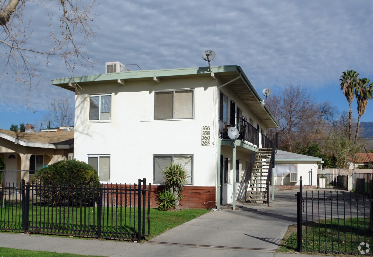Primary Photo - 356-362 W 23rd St