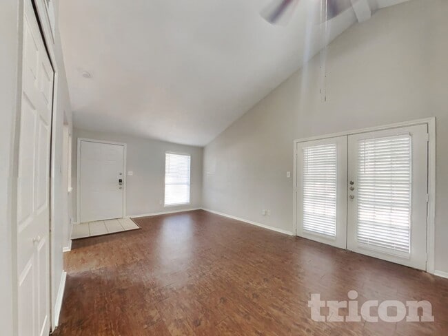 Foto del edificio - 24022 4 Sixes Ln