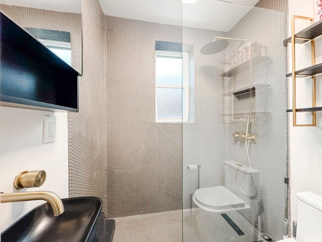 Building Photo - 272-278-278 Winton Rd N