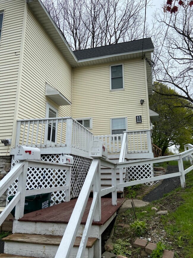 Calle John 11 - 11 John St