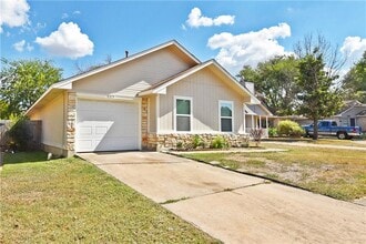 Building Photo - 16813 Whitebrush Loop