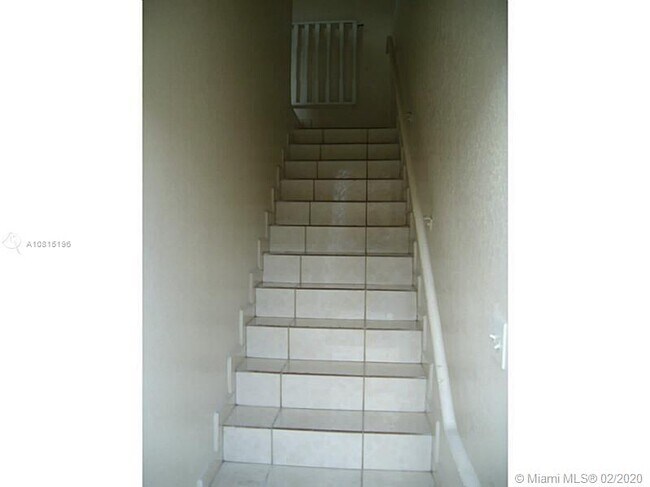 Foto del edificio - 8120 W 28th Ct