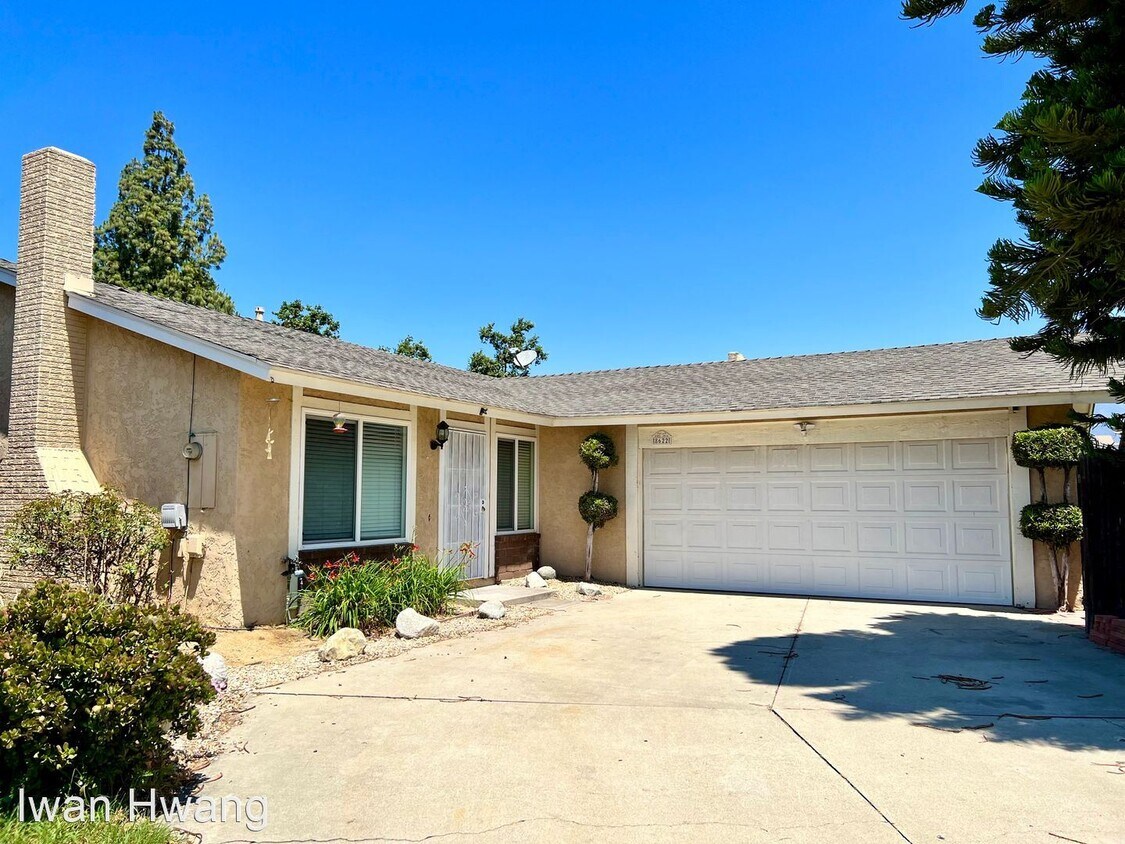 Primary Photo - 4 br, 2 bath House - 8622 Oak Drive