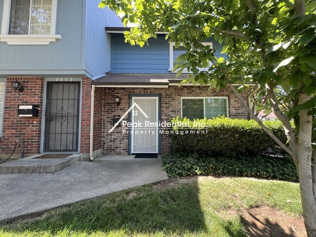 Building Photo - Spacious Carmichael 2bd/1.5ba Condo with Patio & Carport