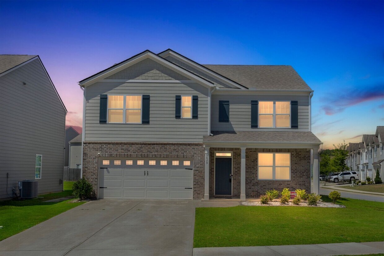 Primary Photo - Spacious 5BR House in Oakwood