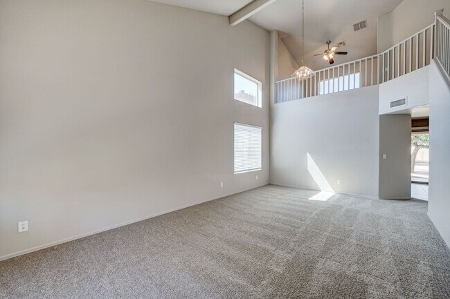 Building Photo - READY TO VIEW NOW! Beautiful 3 bed & 2.5 b...