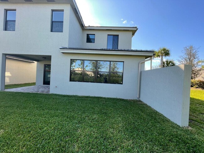 Building Photo - 6004 Oceanaire Way