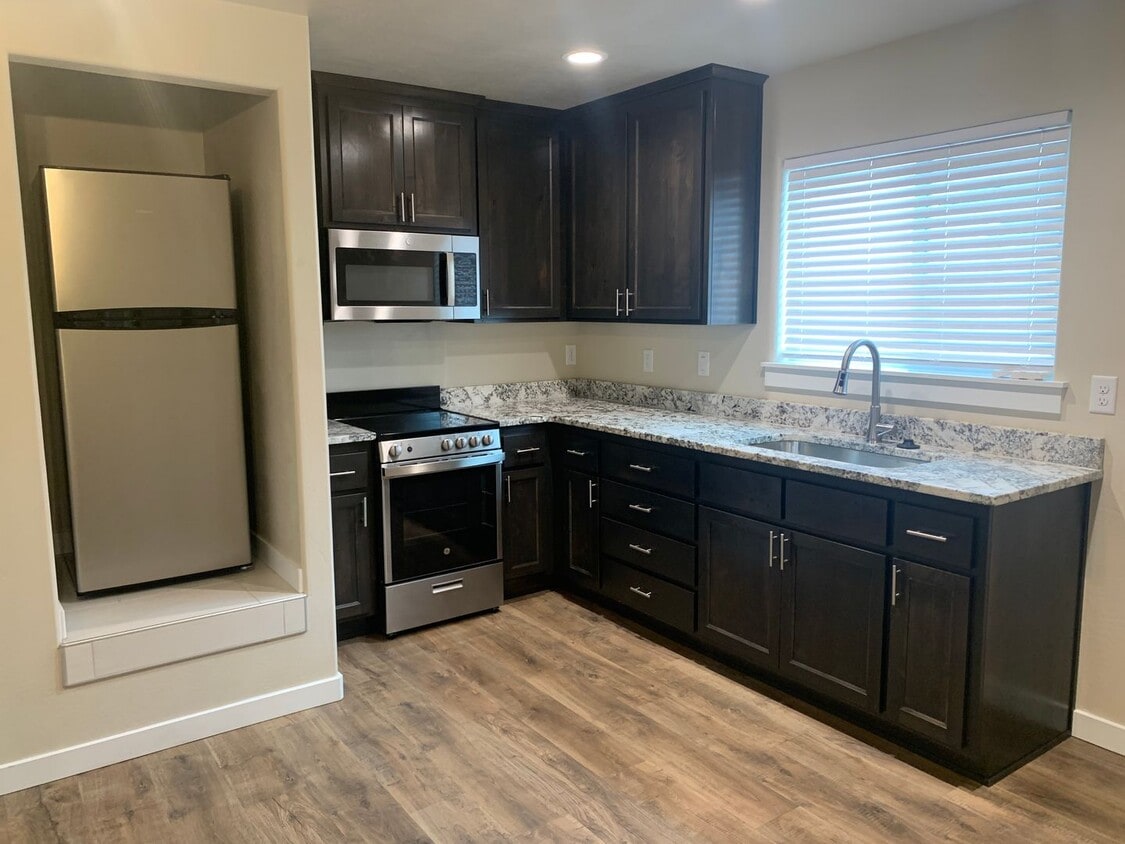 Foto principal - 7867 28th St