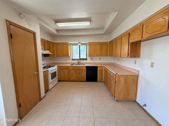 Building Photo - 3217 Red Sails Dr