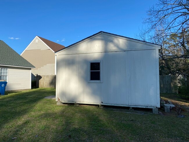 Building Photo - 2410 Bradford St