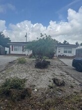 Building Photo - 13791 Oleander Ave