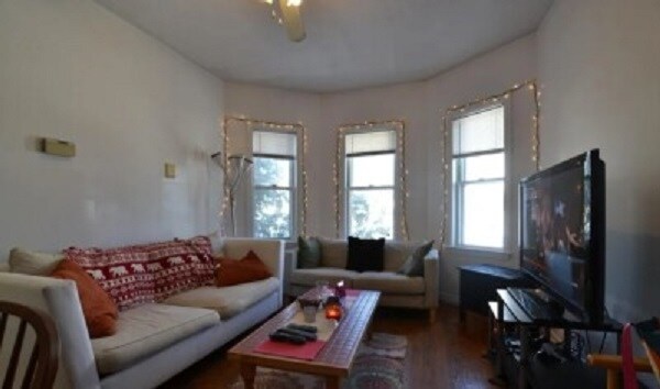 Building Photo - 26 Haskell St