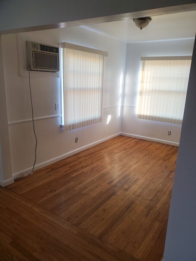 Comedor - 11259 Hatteras St